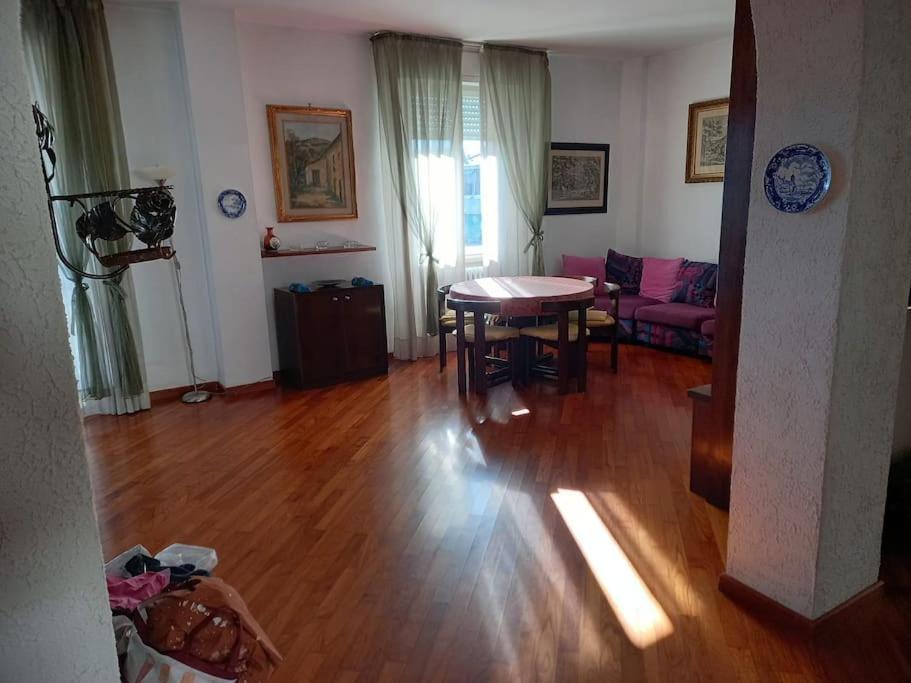 דירות ליבורנו Casa Lola מראה חיצוני תמונה